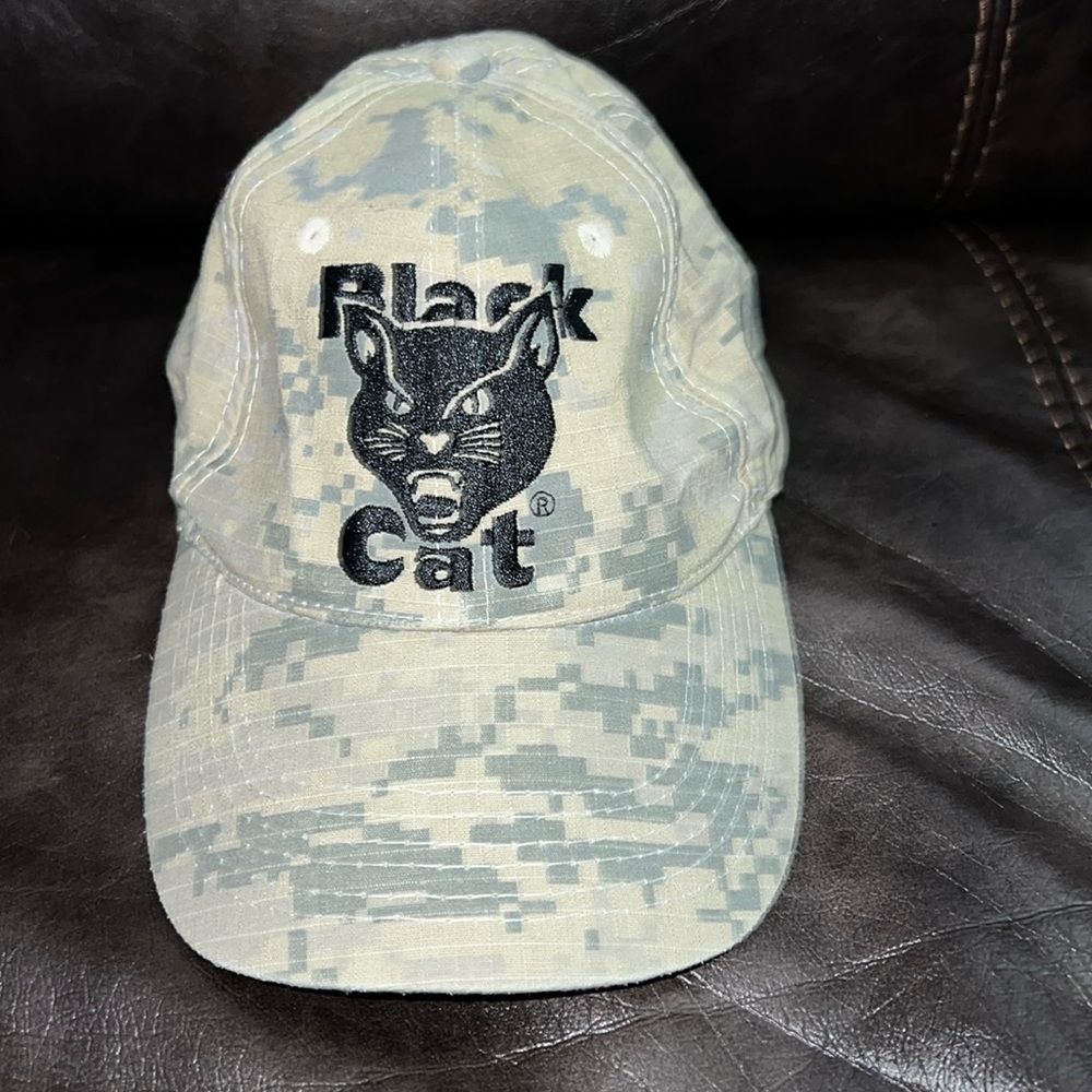 Black Cat camo hat​